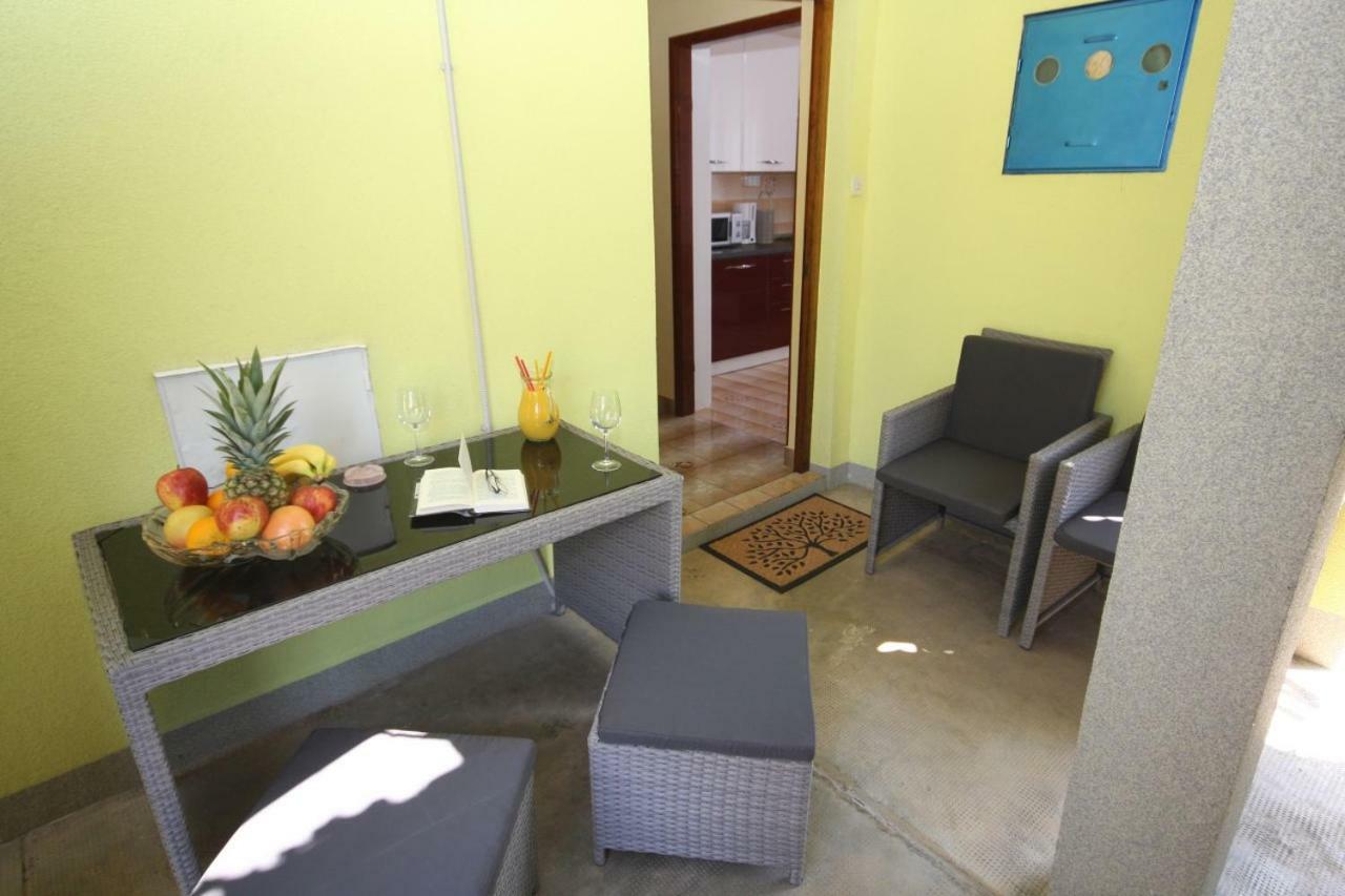 Appartement Two Bedroom Apartment, Neighborhood, Free Parking, Wifi *