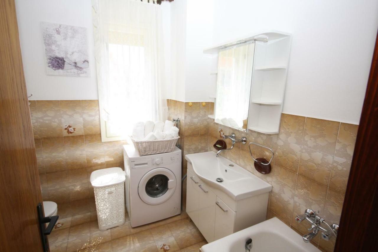 Apartman Two Bedroom Apartment, Neighborhood, Free Parking, Wifi