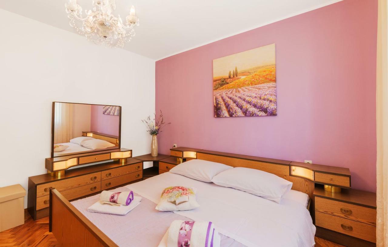 Apartman Two Bedroom Apartment, Neighborhood, Free Parking, Wifi Pula